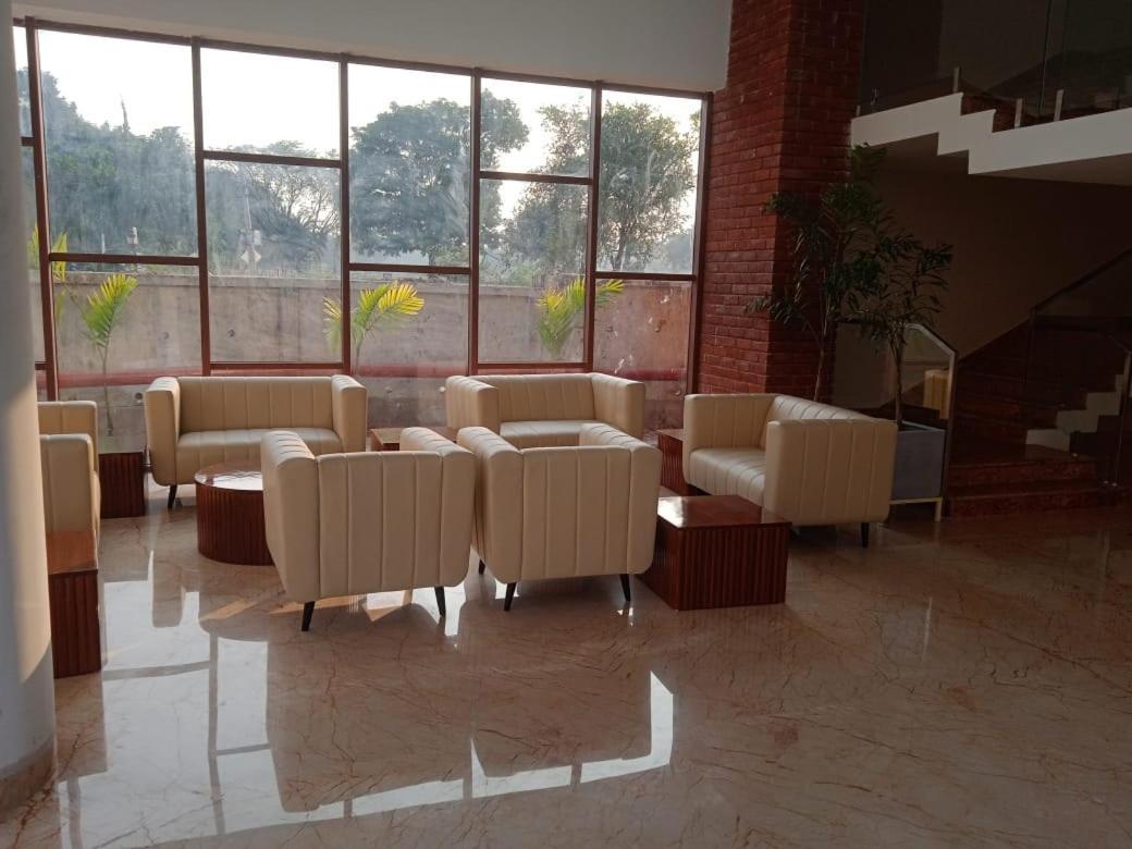 The Pearl Club Resort Shānti Niketan Dış mekan fotoğraf